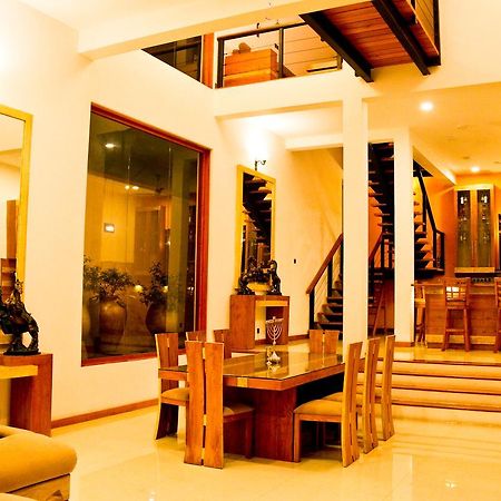 White Palace Hotel Gampaha Eksteriør billede