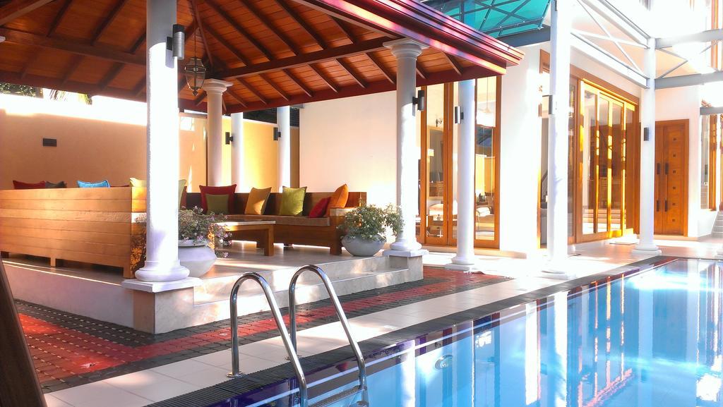 White Palace Hotel Gampaha Eksteriør billede