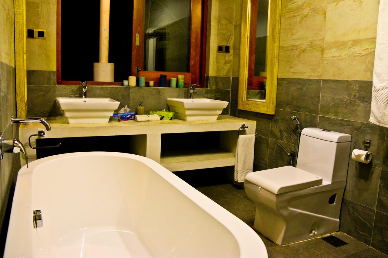 White Palace Hotel Gampaha Eksteriør billede