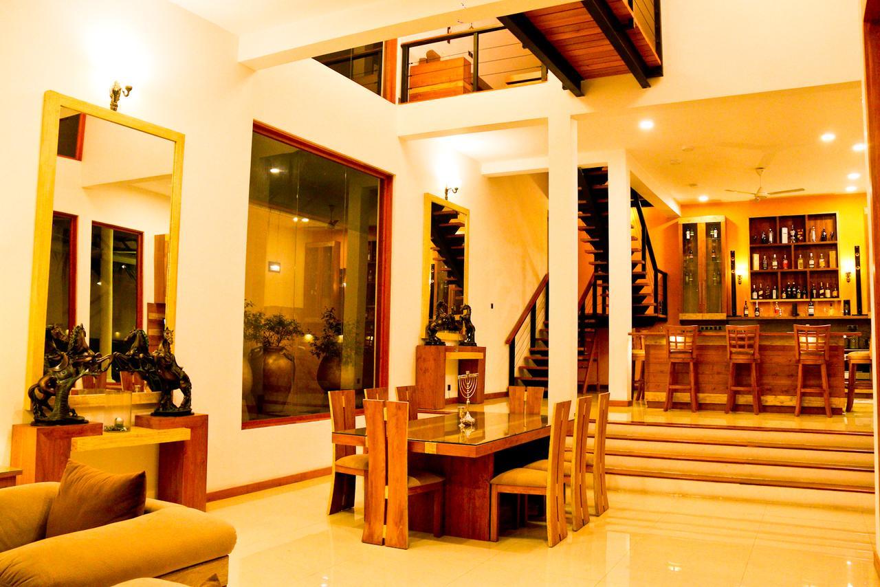 White Palace Hotel Gampaha Eksteriør billede